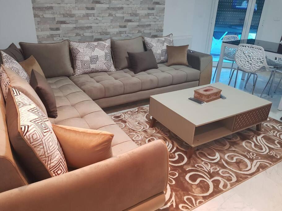 Lovely Apartment Near Tunis Mall - Lac2 Tunis Bagian luar foto