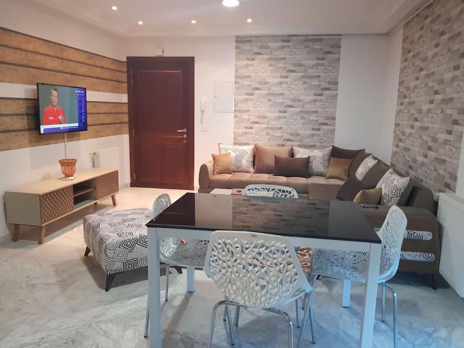 Lovely Apartment Near Tunis Mall - Lac2 Tunis Bagian luar foto