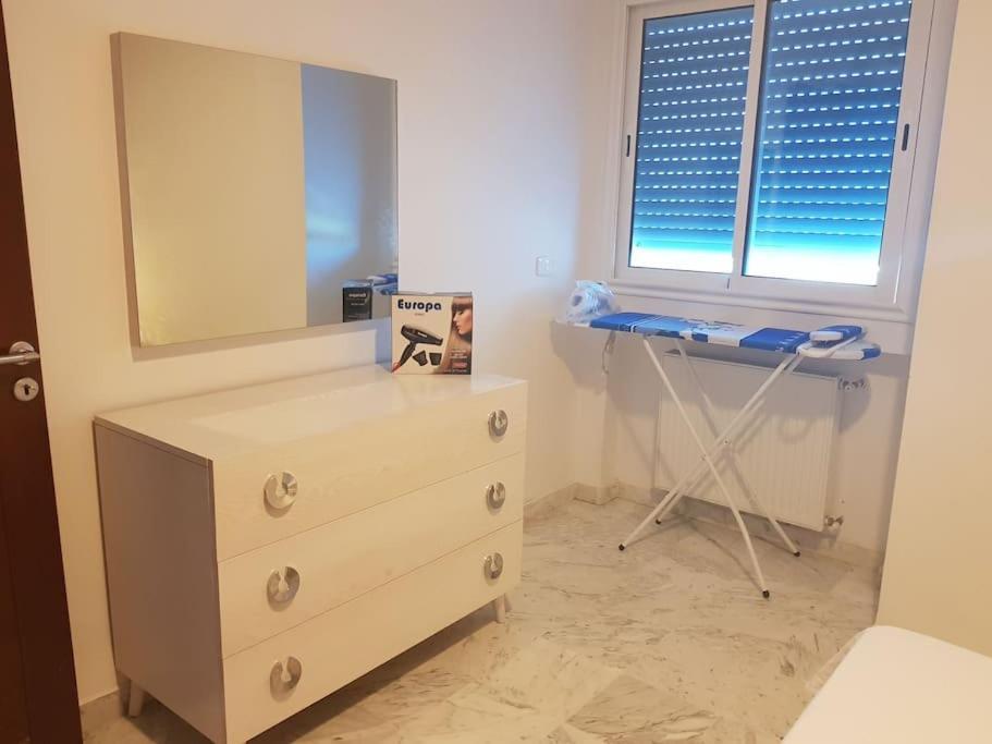 Lovely Apartment Near Tunis Mall - Lac2 Tunis Bagian luar foto