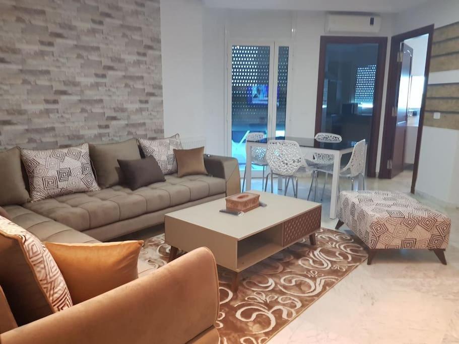 Lovely Apartment Near Tunis Mall - Lac2 Tunis Bagian luar foto