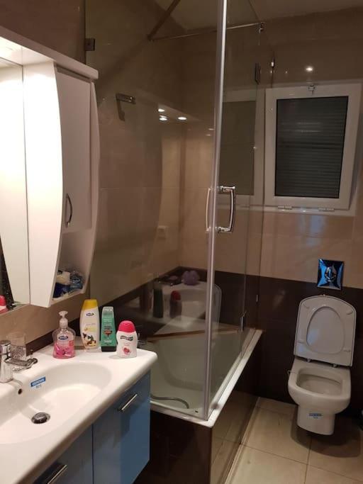 Lovely Apartment Near Tunis Mall - Lac2 Tunis Bagian luar foto