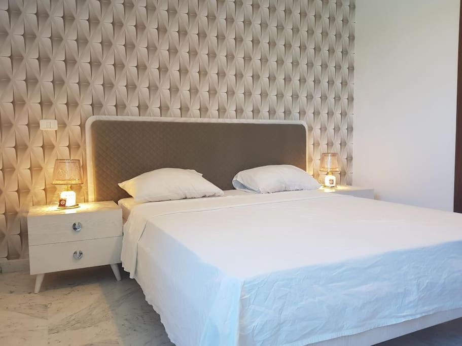 Lovely Apartment Near Tunis Mall - Lac2 Tunis Bagian luar foto